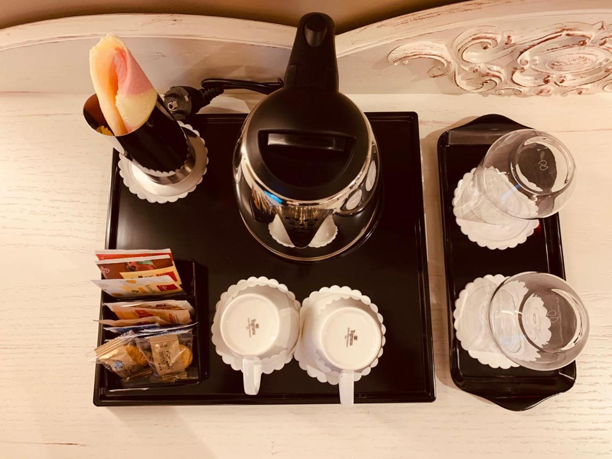 Hotel Kloest Durres Bagian luar foto