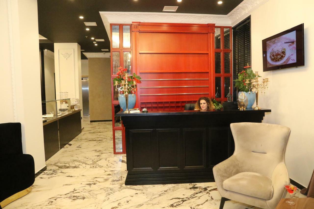 Hotel Kloest Durres Bagian luar foto