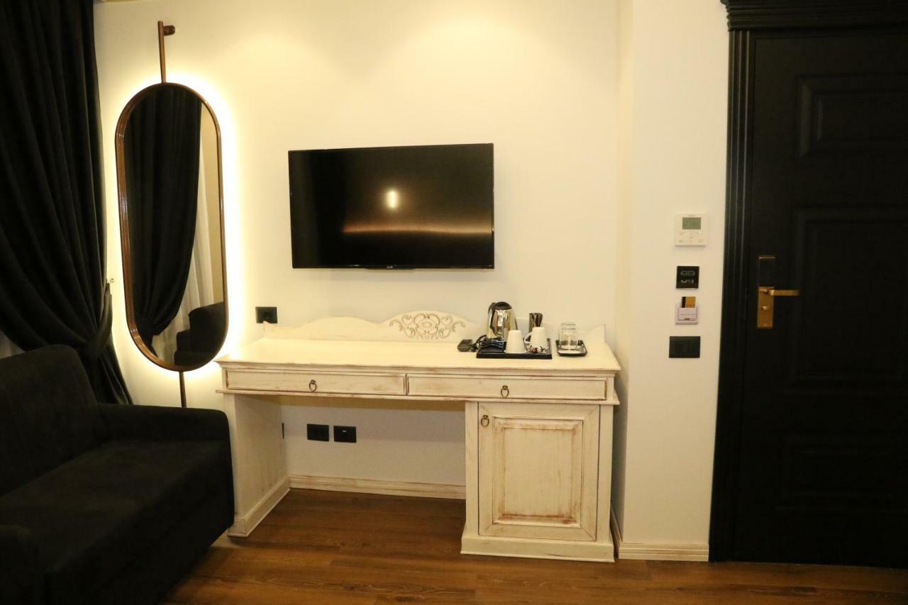 Hotel Kloest Durres Bagian luar foto
