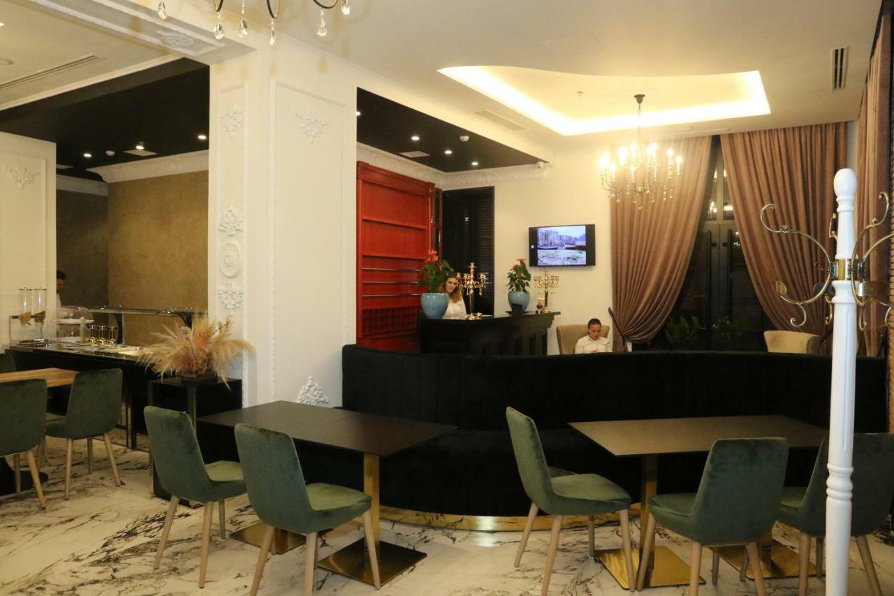 Hotel Kloest Durres Bagian luar foto