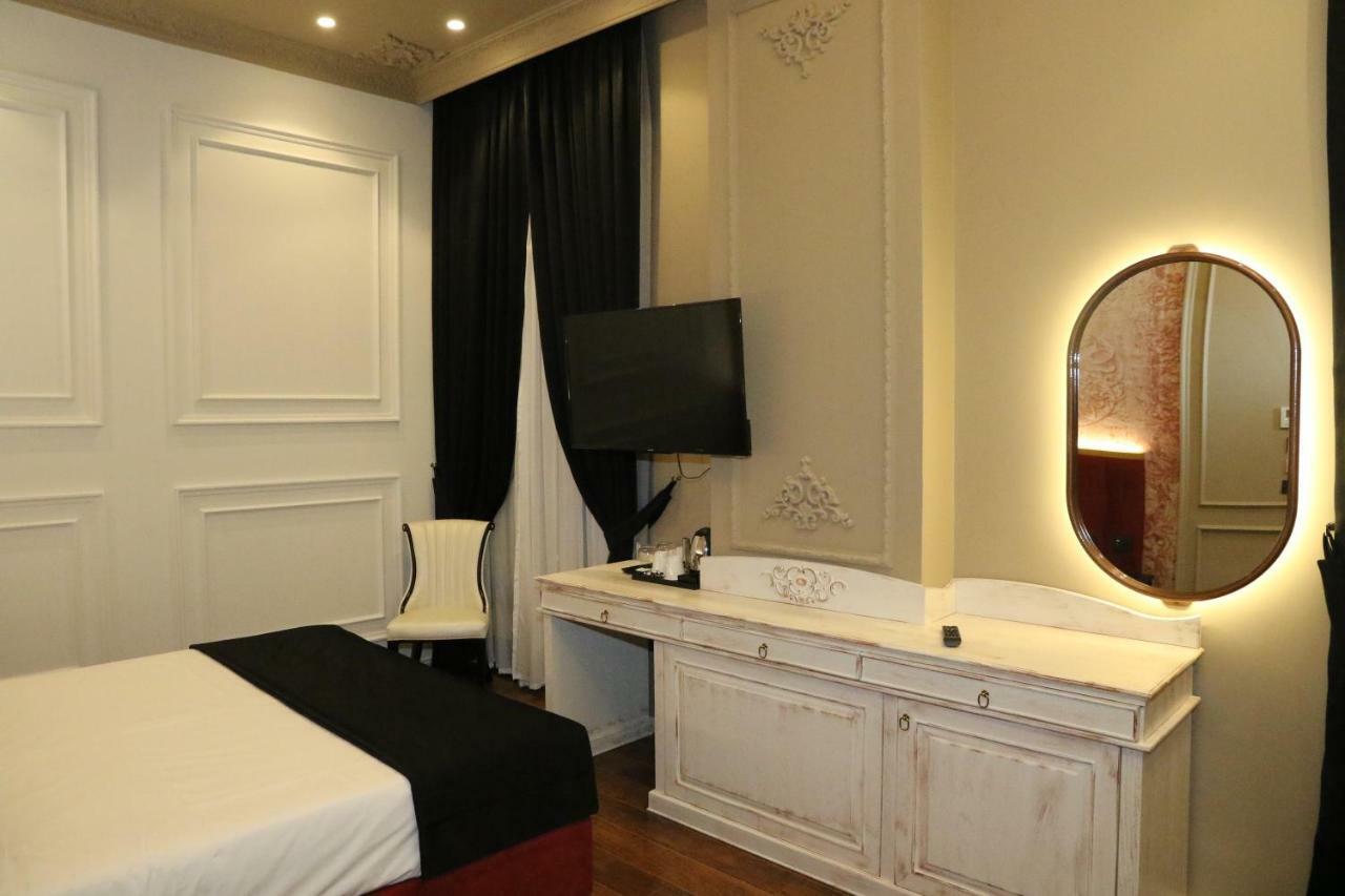 Hotel Kloest Durres Bagian luar foto