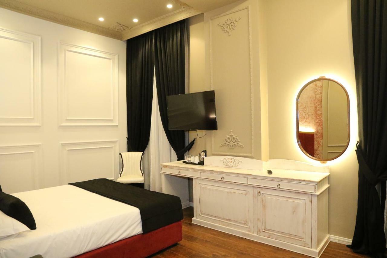 Hotel Kloest Durres Bagian luar foto