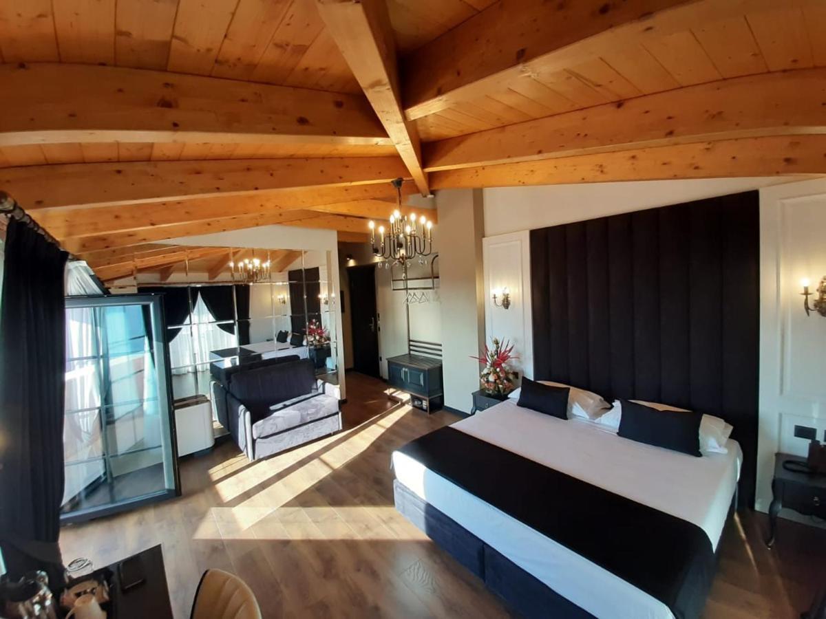 Hotel Kloest Durres Bagian luar foto