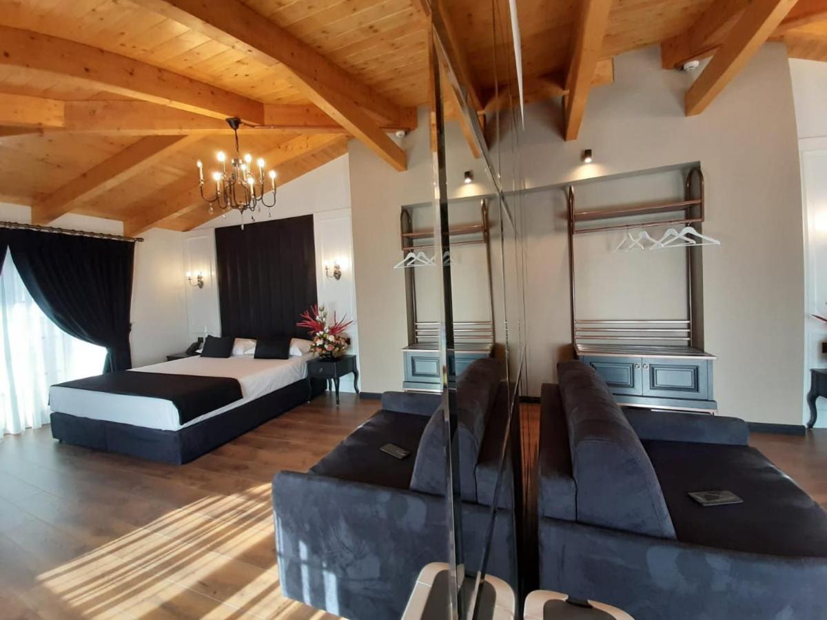Hotel Kloest Durres Bagian luar foto