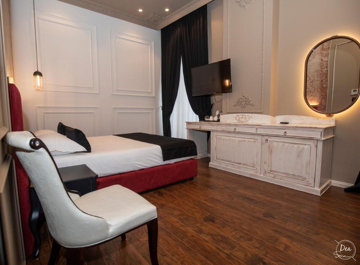 Hotel Kloest Durres Bagian luar foto